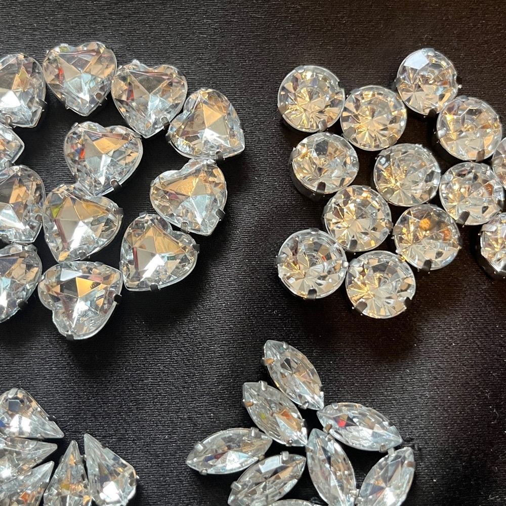 85-piece Crystal Bling sparkling embellishments